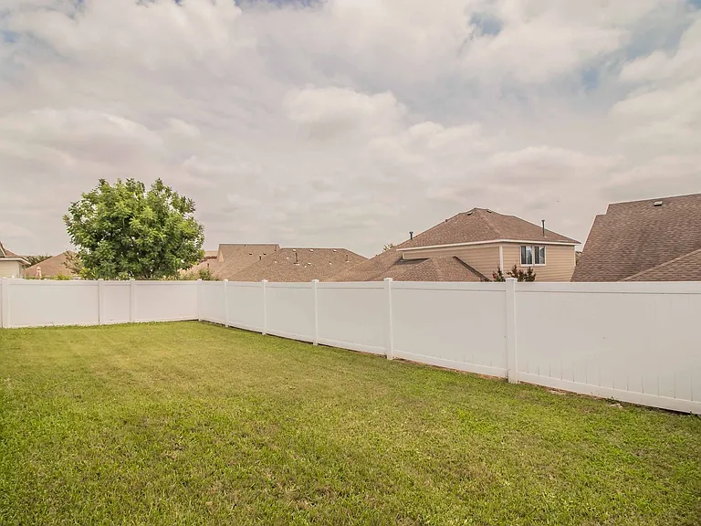 5112 Keating St — Photo 42