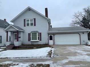 405 4th Ave SE, Jamestown, ND 58401