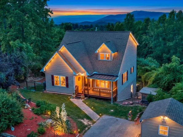 20 Wood Ridge Dr NE, Christiansburg, VA 24073