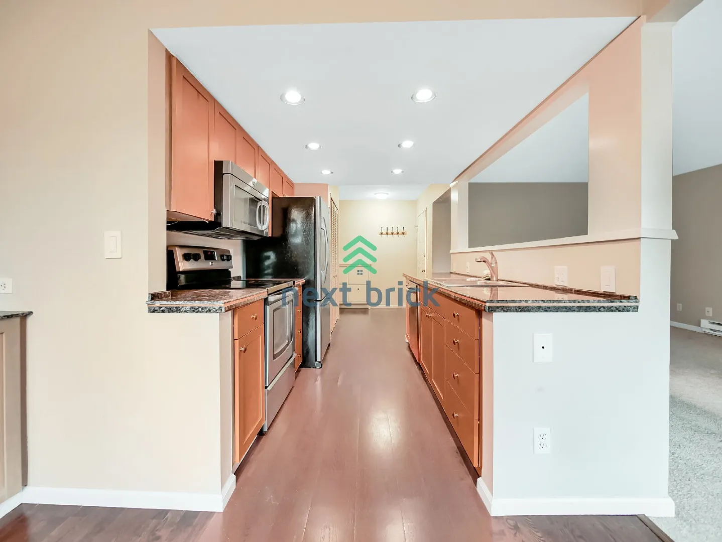 "Chic 2-Bed, 2-Bath Bellevue Retreat with 962 Sq Ft of Modern Living!" — Photo 3