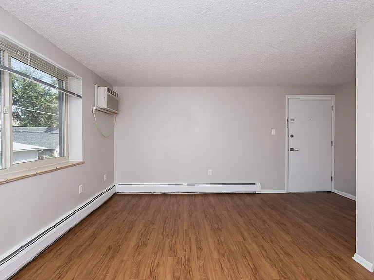 60 South — Photo 15