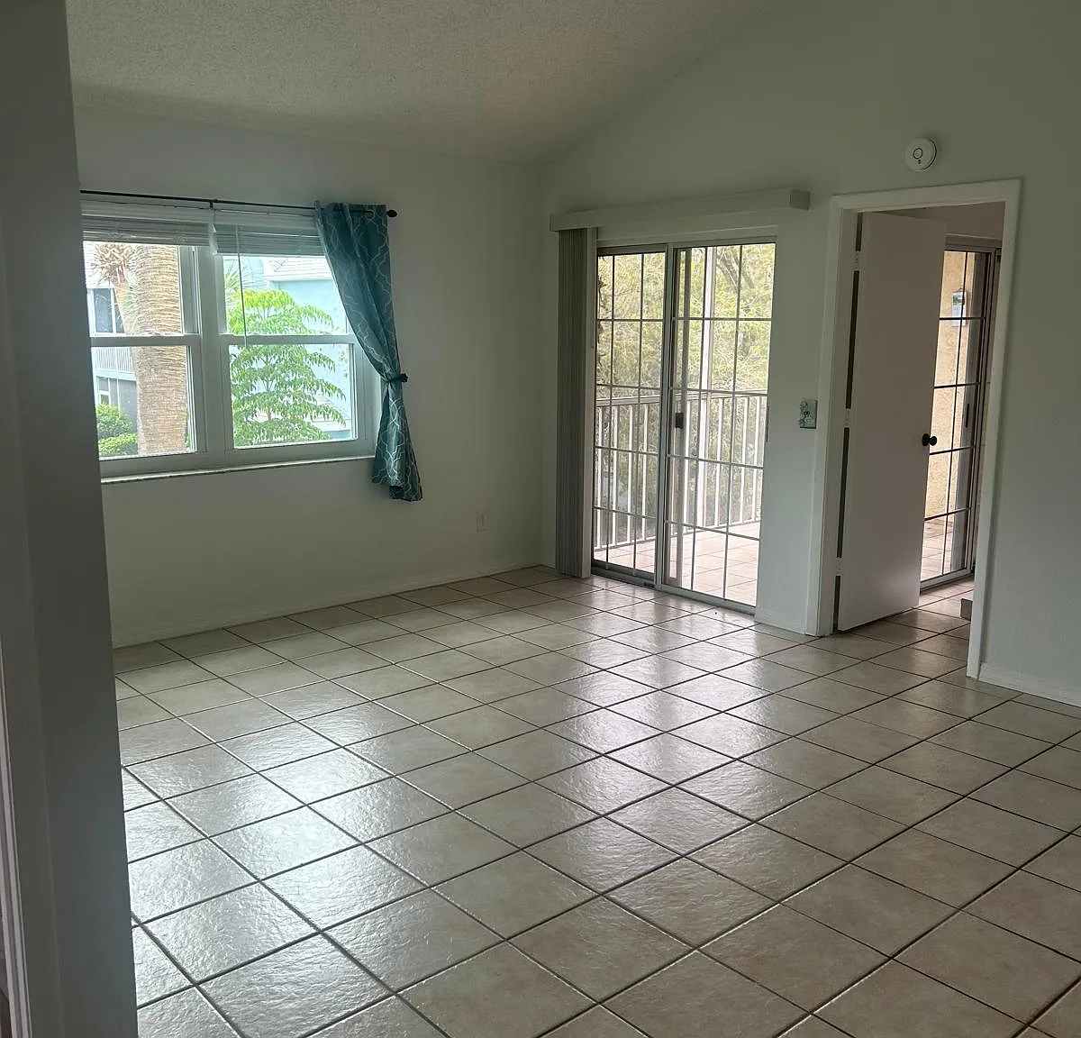 2 bed, 2.0 bath, 874 sqft, $1,700 — Photo 4
