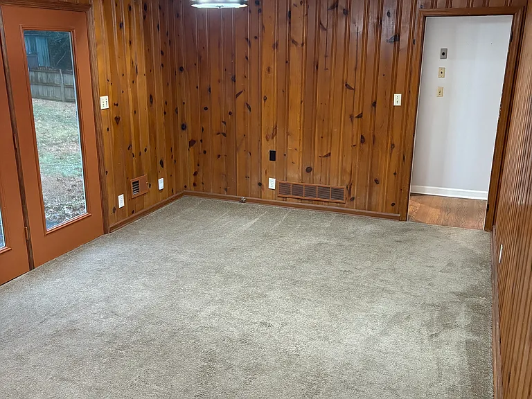 1109 Normandy Rd — Photo 3