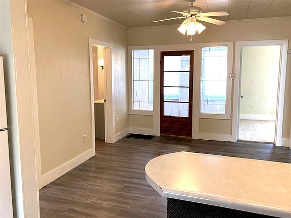 4th image of 324 Sumner St