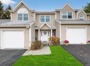 2 Deer Crossing Drive, Fishkill, NY 12524