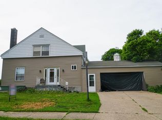 133 E Lafayette St, Rushville, IL 62681
