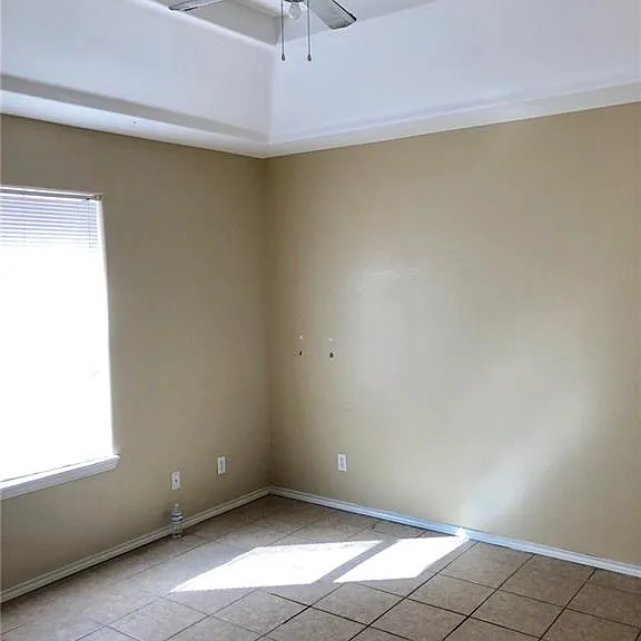 904 S Palm Dr #4 — Photo 14