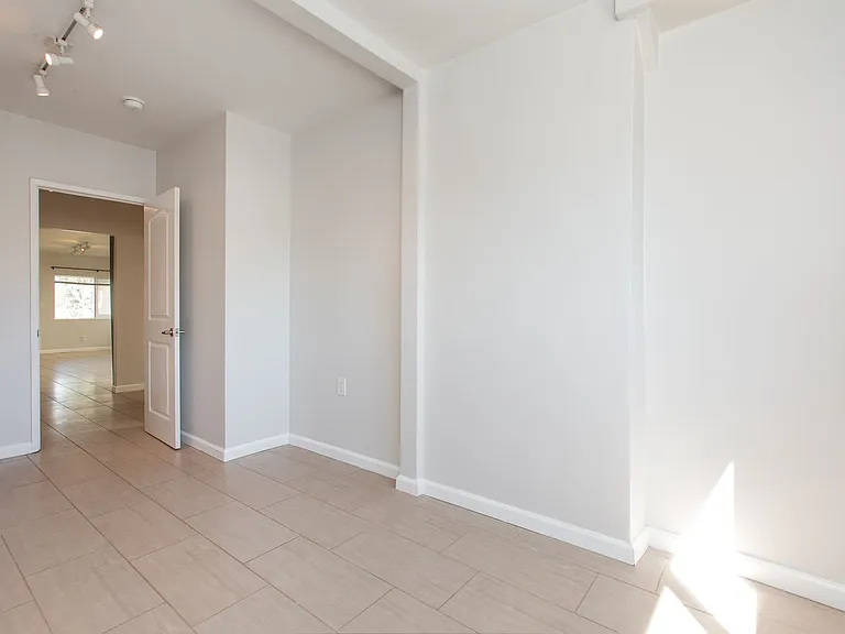 626 Benton Way — Photo 12