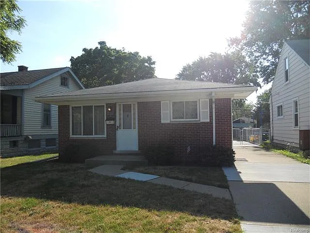 24916 Dale Ave photo 1