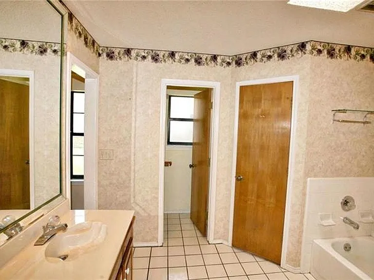 864 Western Trl — Photo 18