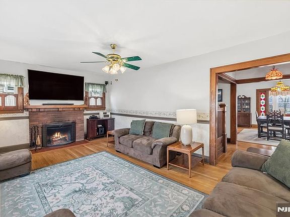 5th image of 119 Overpeck Ave