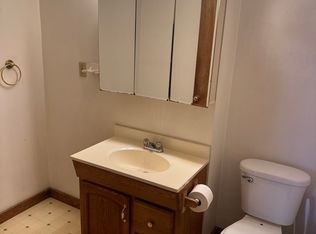 21 Pearl St APT 2, Auburn, ME 04210