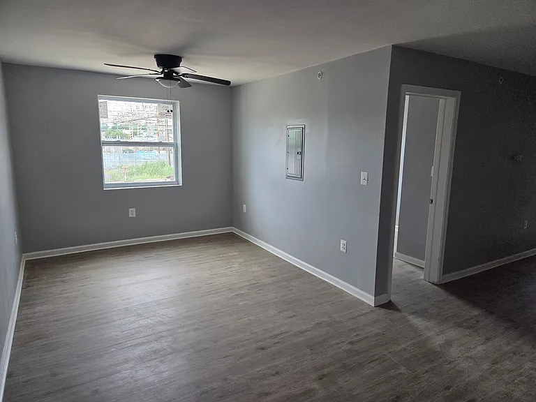 364 Lamokin St #6 — Photo 5