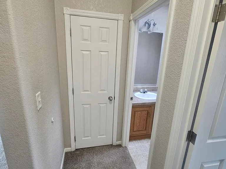 870 Quain Dr — Photo 14