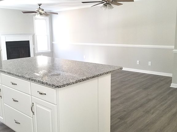 4th image of 48 W Wainwright Dr