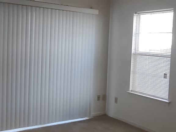 4th image of 203 Quarter Trl APT E