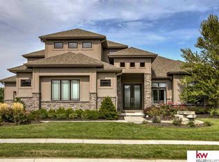 20912 Cedar St, Elkhorn, NE 68022