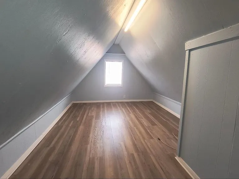 2425 Waco St — Photo 9