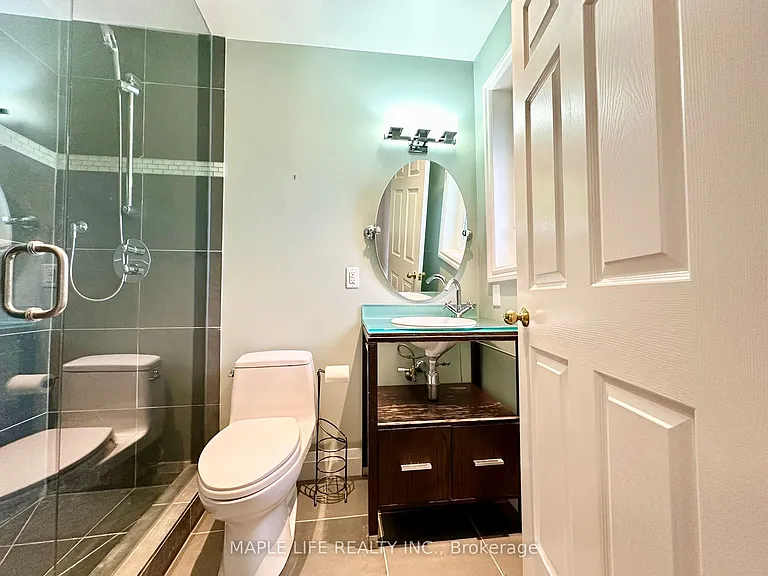 52 Prince Edward Blvd — Photo 33
