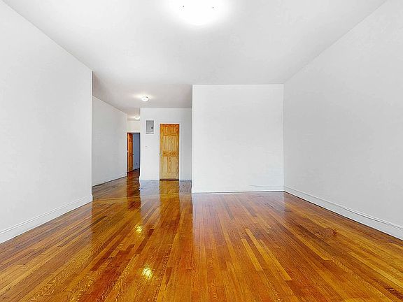 2nd image of 10 W 93rd St APT 6B