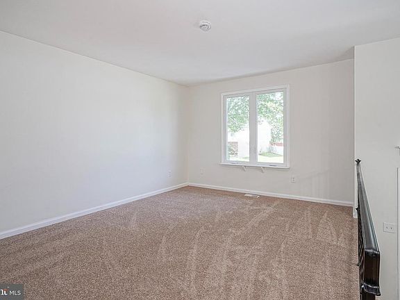 3rd image of 2410 Shelley Ln