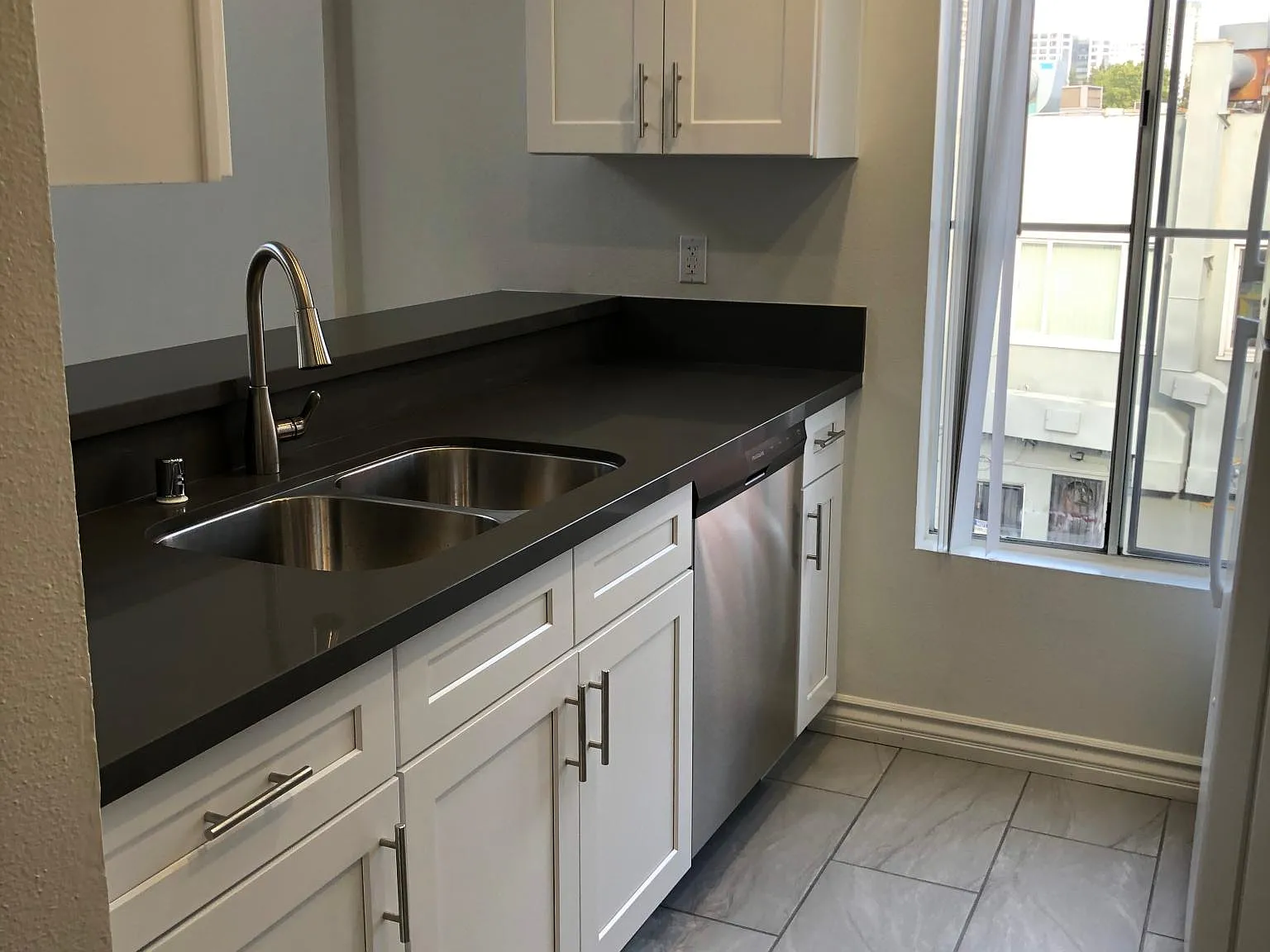 10911 Rochester Ave — Photo 2