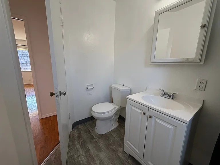 2420 Ocean Park Blvd #F — Photo 12