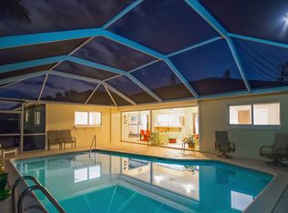 2001 Alamanda Dr, Naples, FL 34102