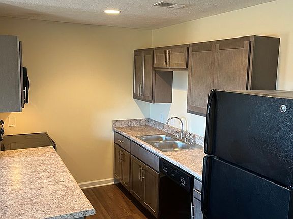 4th image of 648 Stowe Ct APT 1