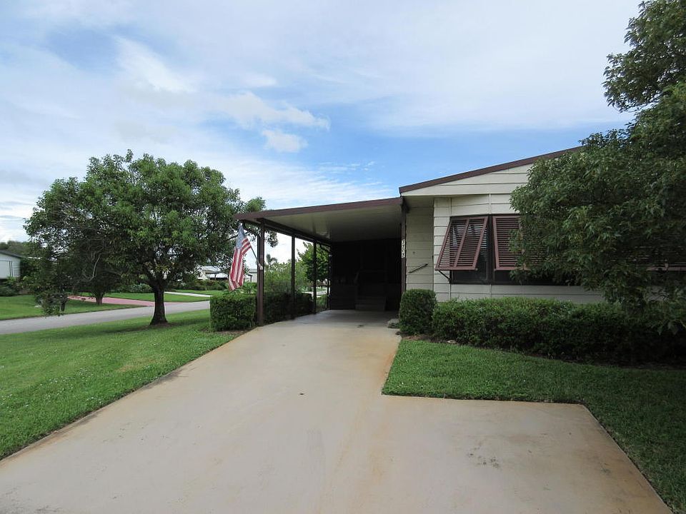 1st image of 7707 SE Continental Dr