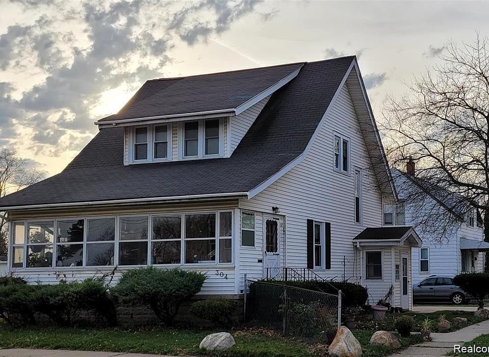 1st image of 304 Ecorse Rd