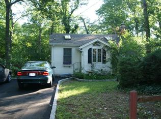 5 Birchwood Ave, Setauket, NY 11733
