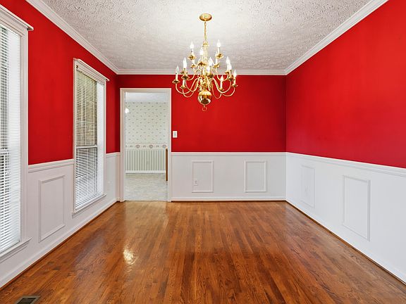 5th image of 9620 Kourtny Way