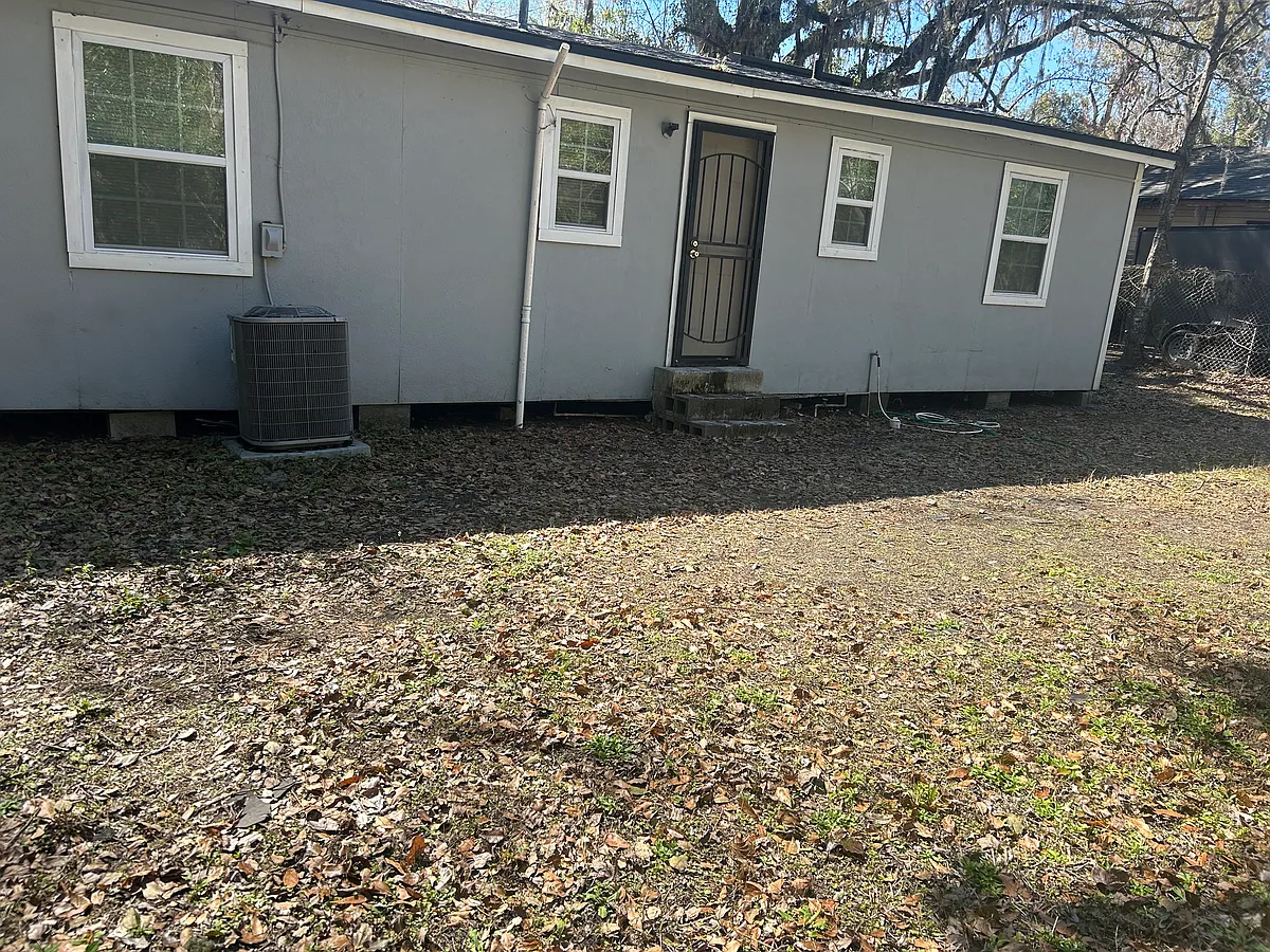 Building Photo - 7865 Pipit Ave