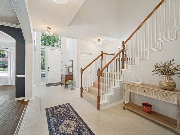 4th image of 7458 Daffodil Way