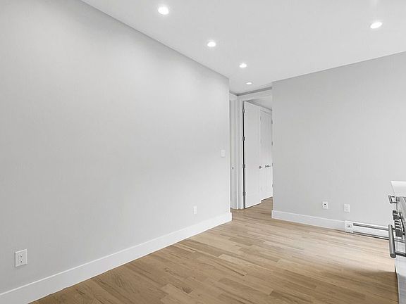 2nd image of 1569 Lexington Ave APT 25