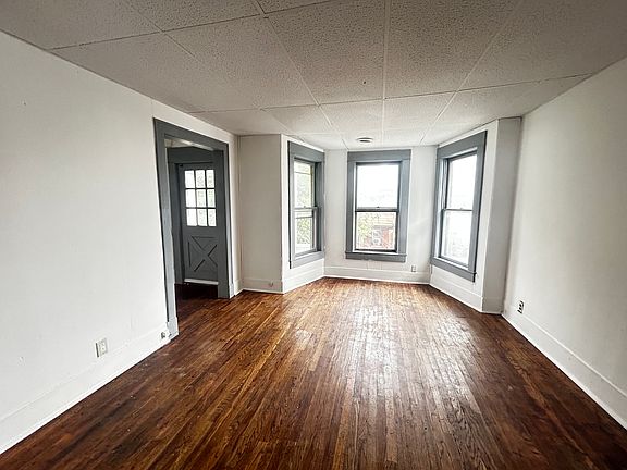 4th image of 63-65 Waldorf Pl #2