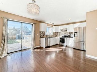 5 N Falchurch Rd NE, Calgary, AB T3J1G6