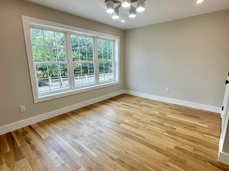 169 Chelsea Ave — Photo 9