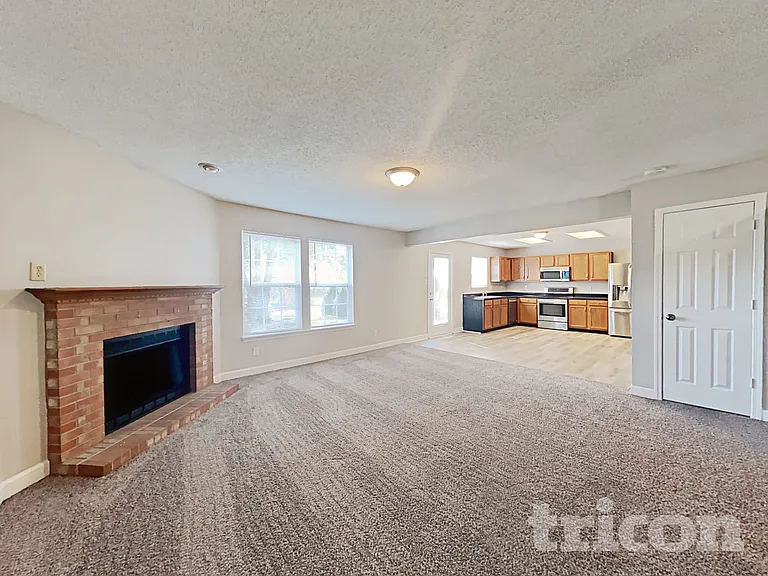 2117 Westmere Dr — Photo 5