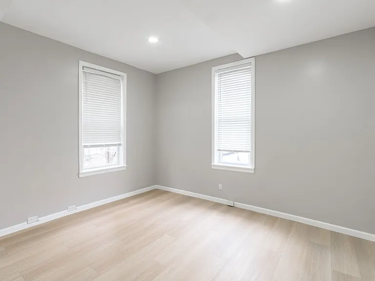 2827 W Girard Avenue — Photo 17