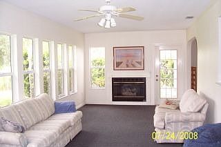 Family room w/fireplace