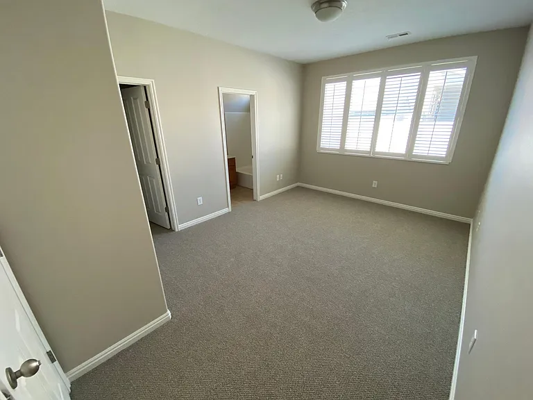 1140 York Dr — Photo 9