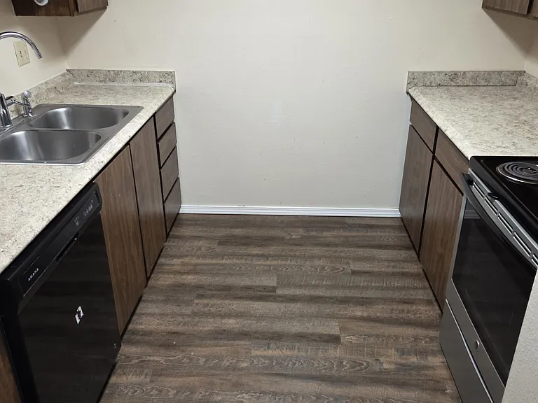 6112 Glen Mary Ln SE #C — Photo 2