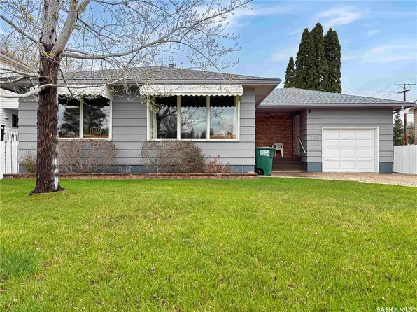 102 105th STREET W, Saskatoon, SK S7N 1N1