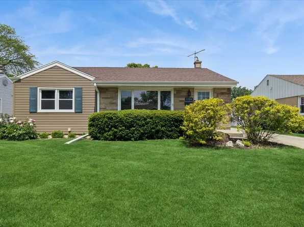 1304 Dennis Pl, Des Plaines, IL 60018