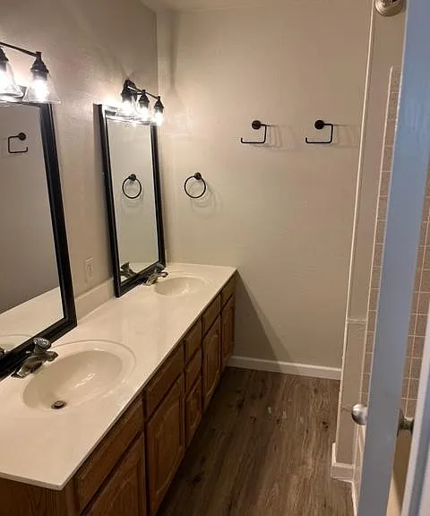 2171 E Palmcroft Dr — Photo 5