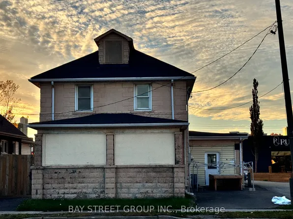 5731 Stanley Ave #C1, Niagara Falls, ON L2G 3X6