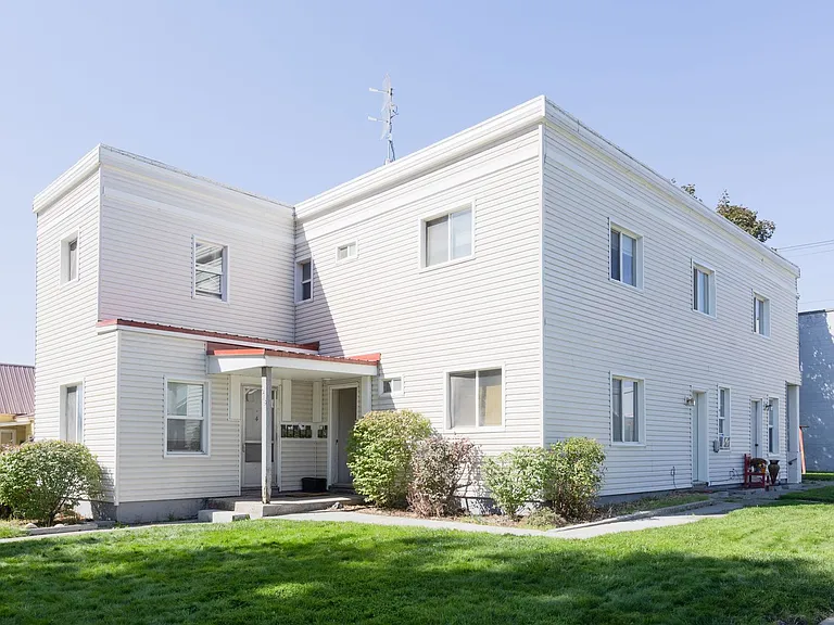 D218AB — Photo 1