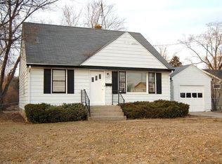 2909 Glenwood Ave, Rockford, IL 61101